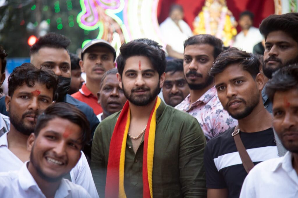 ಜಮೀರ್ ಪುತ್ರನ ಗಣೇಶ ಪ್ರೇಮ; ಗಣಪತಿ ಬಪ್ಪ ಮೋರಿಯಾ ಎಂದ ಝೈದ್