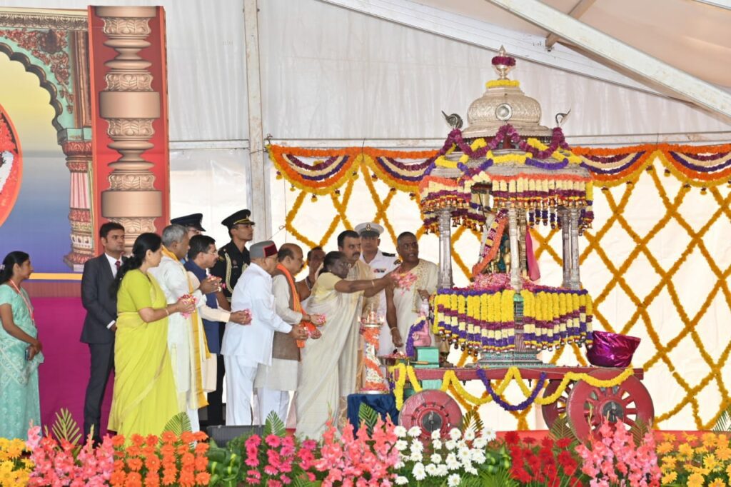 ನಾಡಹಬ್ಬ ಮೈಸೂರು ದಸರಾಗೆ ಚಾಲನೆ ನೀಡಿದ ರಾಷ್ಟ್ರಪತಿ ದ್ರೌಪದಿ ಮುರ್ಮು
