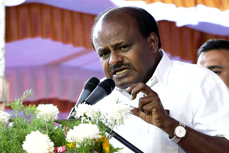ನನ್ನನ್ನು ಬಂಧಿಸಲು ನೂರು ಸಿದ್ದರಾಮಯ್ಯರು ಹುಟ್ಟಿ ಬರಬೇಕು: ಹೆಚ್​ಡಿಕೆ ಕಿಡಿ