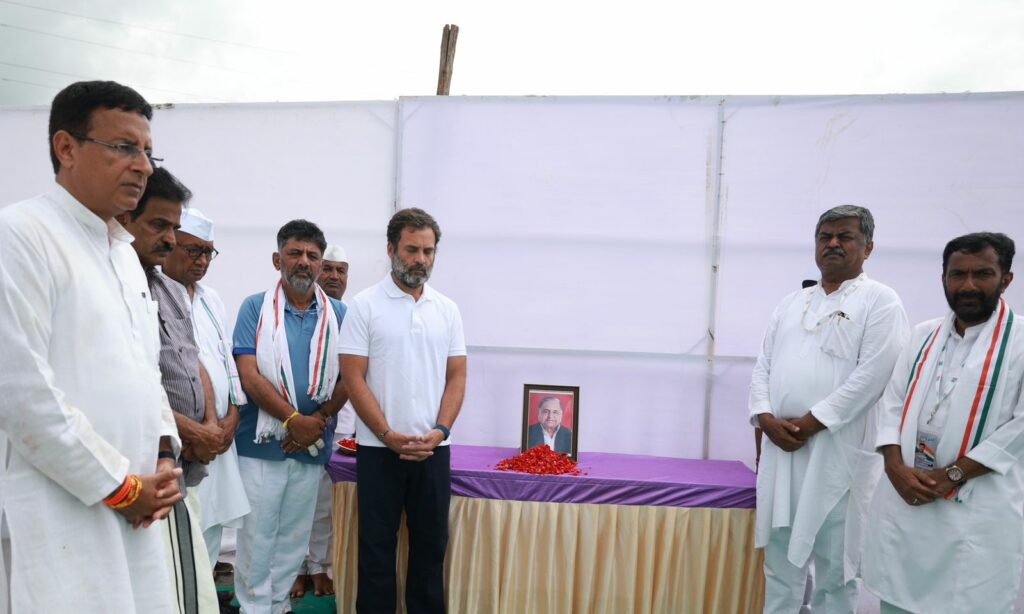 ಭಾರತ್ ಐಕ್ಯತಾ ಯಾತ್ರೆಯಲ್ಲಿ ಮುಲಾಯಂ ಸಿಂಗ್ ಯಾದವ್ ಗೆ ಸಂತಾಪ