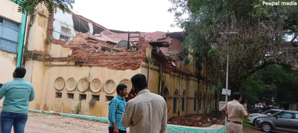 ಮೈಸೂರು: ಮಹಾರಾಣಿ ಸೈನ್ಸ್ ಕಾಲೇಜಿನ ಕಟ್ಟಡ ಕುಸಿತ