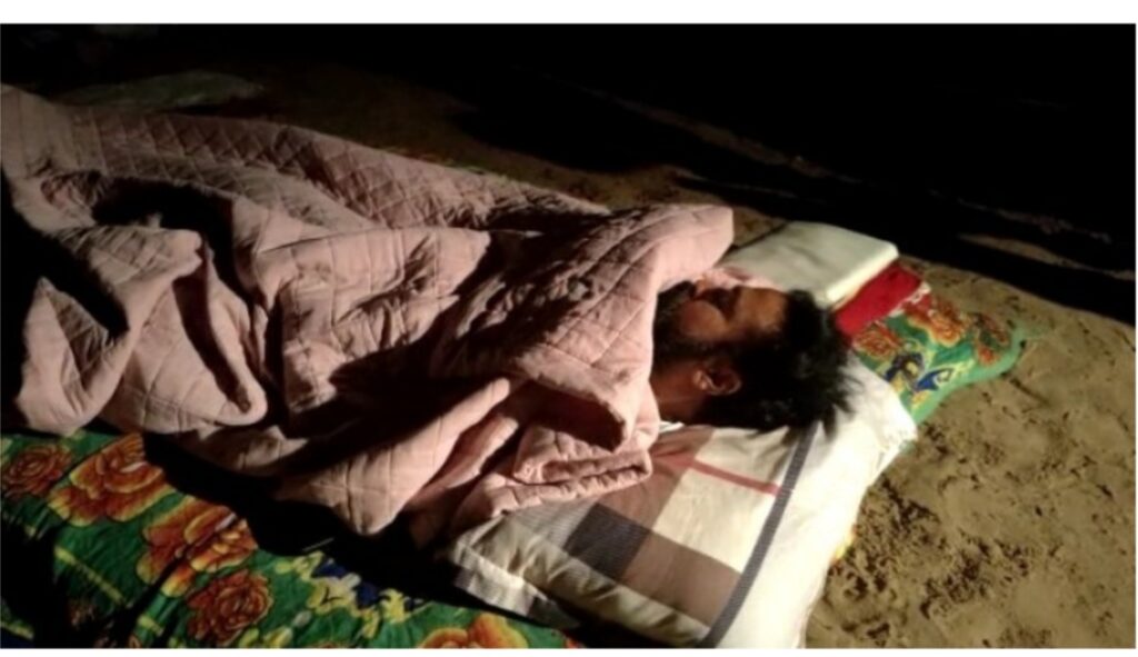 ಸಚಿವ-ಶಾಸಕರ ಜಿದ್ದಾಜಿದ್ದಿ ; ಮಲಗಿದ ಶ್ರೀರಾಮುಲು, ಕೂತ ನಾಗೇಂದ್ರ