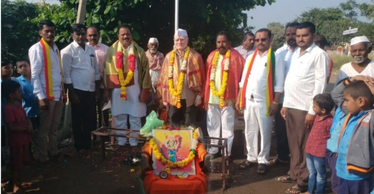 ನವೆಂಬರ್‌ 1ರಂದು ಜನಿಸಿದವರಿಗೆ ಸನ್ಮಾನ ಮಾಡಿ ಕರ್ನಾಟಕ ರಾಜ್ಯೋತ್ಸವ ಆಚರಣೆ