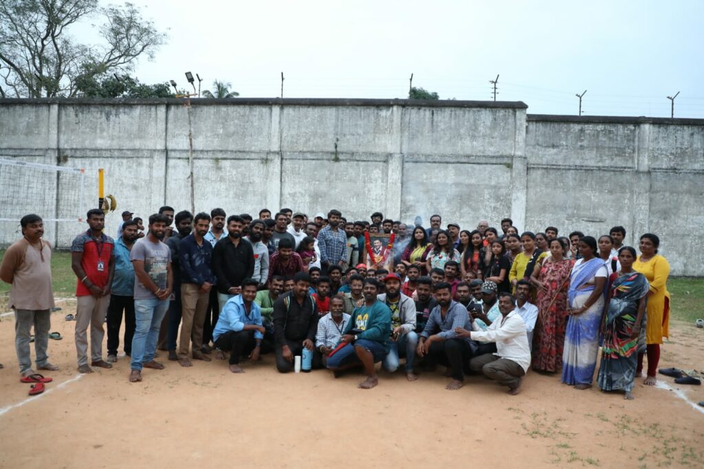 ಶಿವಮೊಗ್ಗದಲ್ಲಿ ‘ಗಂಧದ ಗುಡಿ’ ವೀಕ್ಷಿಸಿದ ವಿನೋದ್ ಪ್ರಭಾಕರ್ ಮತ್ತು ʼಮಾದೇವʼ ಚಿತ್ರತಂಡ