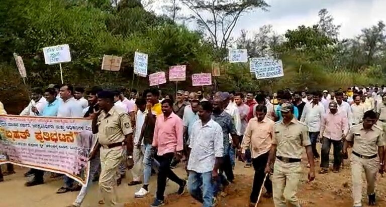 <strong>ಕಾಡಾನೆ ಸಮಸ್ಯೆ ಸಕಲೇಶಪುರದಲ್ಲಿ ಬೃಹತ್‌ ಪ್ರತಿಭಟನೆ</strong>
