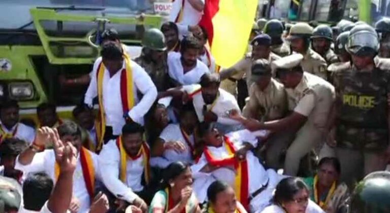 <strong>ಗಡಿ ವಿವಾದ: 12 ಮಂದಿ ಕರವೇ ಕಾರ್ಯಕರ್ತರ ವಿರುದ್ಧ ಎಫ್ಐಆರ್</strong>