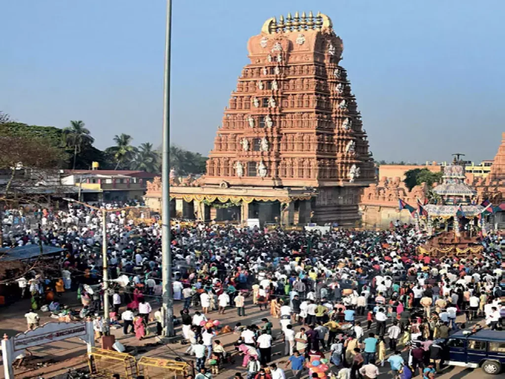 ದೇವಸ್ಥಾನಗಳಲ್ಲಿ ಮೊಬೈಲ್‌ ಬಳಕೆಯನ್ನು ಸಂಪೂರ್ಣವಾಗಿ ನಿಷೇಧಿಸಿದ ಸರ್ಕಾರ