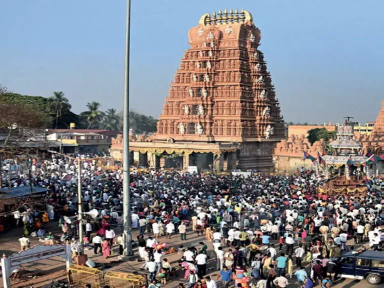ದೇವಸ್ಥಾನಗಳಲ್ಲಿ ಮೊಬೈಲ್‌ ಬಳಕೆಯನ್ನು ಸಂಪೂರ್ಣವಾಗಿ ನಿಷೇಧಿಸಿದ ಸರ್ಕಾರ