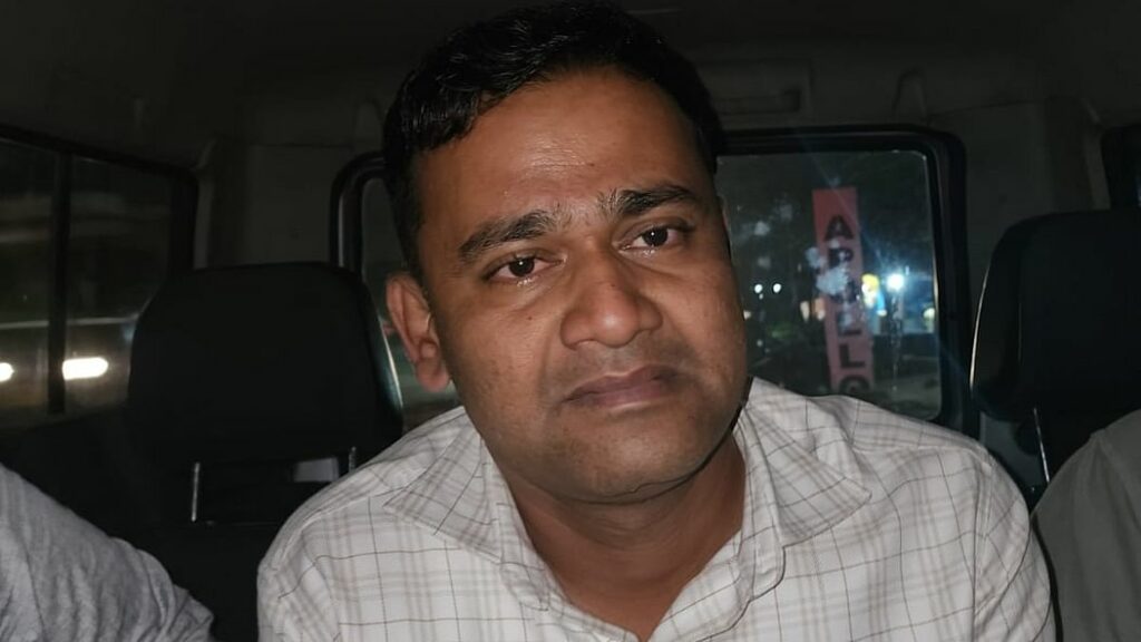 ಲಂಚ ಪ್ರಕರಣ ; ಬಂಧಿಸಲು ಮುಂದಾದ ಅಧಿಕಾರಿಗಳ ಮೇಲೆ ವಾಹನ ಚಲಾಯಿಸಿದ ಭೂಪ