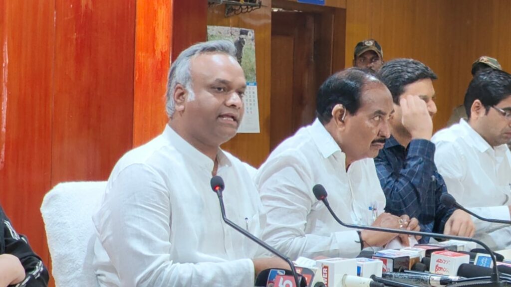 ಕಲಬುರಗಿಯಿಂದ ಗೃಹಜ್ಯೋತಿಗೆ ಚಾಲನೆ ; ‘ಗ್ಯಾರಂಟಿ’ಗೆ ಯಾವ ಯೋಜನೆ ಹಣವೂ ಬೇಕಿಲ್ಲ: ಪ್ರಿಯಾಂಕ್ ಖರ್ಗೆ