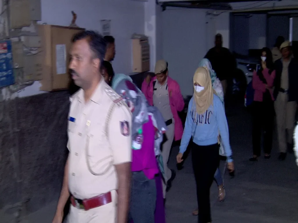 ಬೆಂಗಳೂರು: ಮಹದೇವಪುರದ ಸ್ಪಾ ಸೆಂಟರ್ ಮೇಲೆ ಸಿಸಿಬಿ ದಾಳಿ, ಮರ್ಸಿಡಿಸ್ ಕಾರು ವಶ