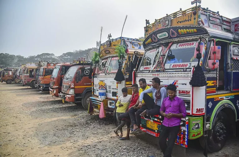 ಟ್ರಕ್ ಚಾಲಕರ ಮುಷ್ಕರ ವಾಪಸ್ : ಕೇಂದ್ರ ಹೇಳಿದ್ದೇನು?