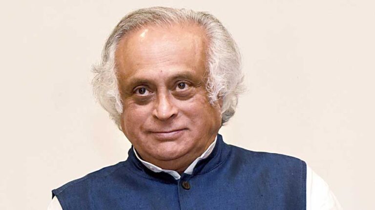 ಈಗ ಸರ್ಕಾರಿ ಅಧಿಕಾರಿಗಳು RSS ಚಡ್ಡಿ ಹಾಕ್ಕೊಂಡು ಕಚೇರಿಗೆ ಬರಬಹುದು: ಜೈ ರಾಮ್‌ ರಮೇಶ್‌