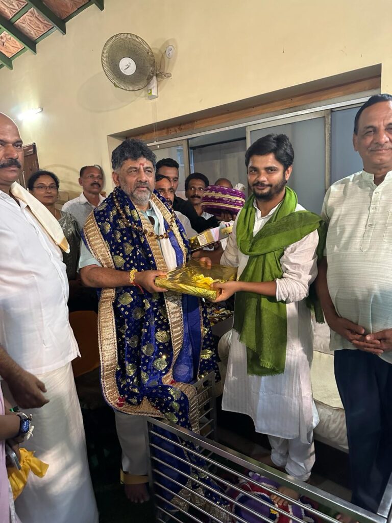 ಧರ್ಮ ಯುದ್ಧ ಆರಂಭಿಸುವ ಮುನ್ನ ಮಂಜುನಾಥನ ದರ್ಶನ ಪಡೆದಿದ್ದೇನೆ: ಡಿಸಿಎಂ ಡಿ.ಕೆ. ಶಿವಕುಮಾರ್