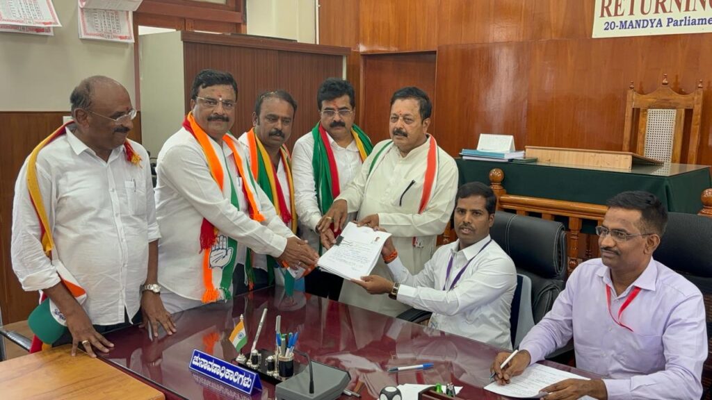 ಹಾಸನ ಆಯ್ತು, ರಾಮನಗರ ಆಯ್ತು, ಇದೀಗ ಮಂಡ್ಯ ನನ್ನ ಭೂಮಿ ಎಂದು ಬಂದಿದ್ದಾರೆ – ಕುಮಾರಸ್ವಾಮಿಗೆ ಡಿಸಿಎಮ್ ಟಾಂಗ್