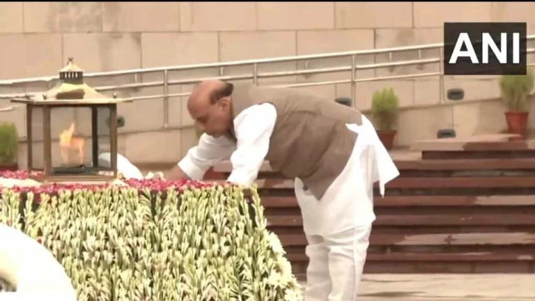 ಕಾರ್ಗಿಲ್ ವಿಜಯ ದಿವಸ: ರಕ್ಷಣಾ ಸಚಿವರು, ತ್ರಿದಳಗಳ ಉಪ ಮುಖ್ಯಸ್ಥರಿಂದ ಶ್ರದ್ಧಾಂಜಲಿ
