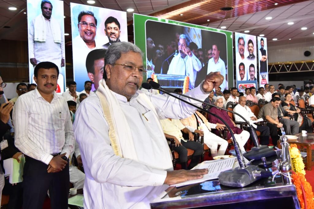 ರಾಜಿನಾಮೆ ನೀಡುವ ಪ್ರಶ್ನೆಯಿಲ್ಲ; ಸಂವಿಧಾನ ಬಾಹಿರ ನಿರ್ಣಯದ ವಿರುದ್ಧ ಕಾನೂನು ಹೋರಾಟ: ಸಿ ಎಮ್‌ ಸಿದ್ದರಾಮಯ್ಯ