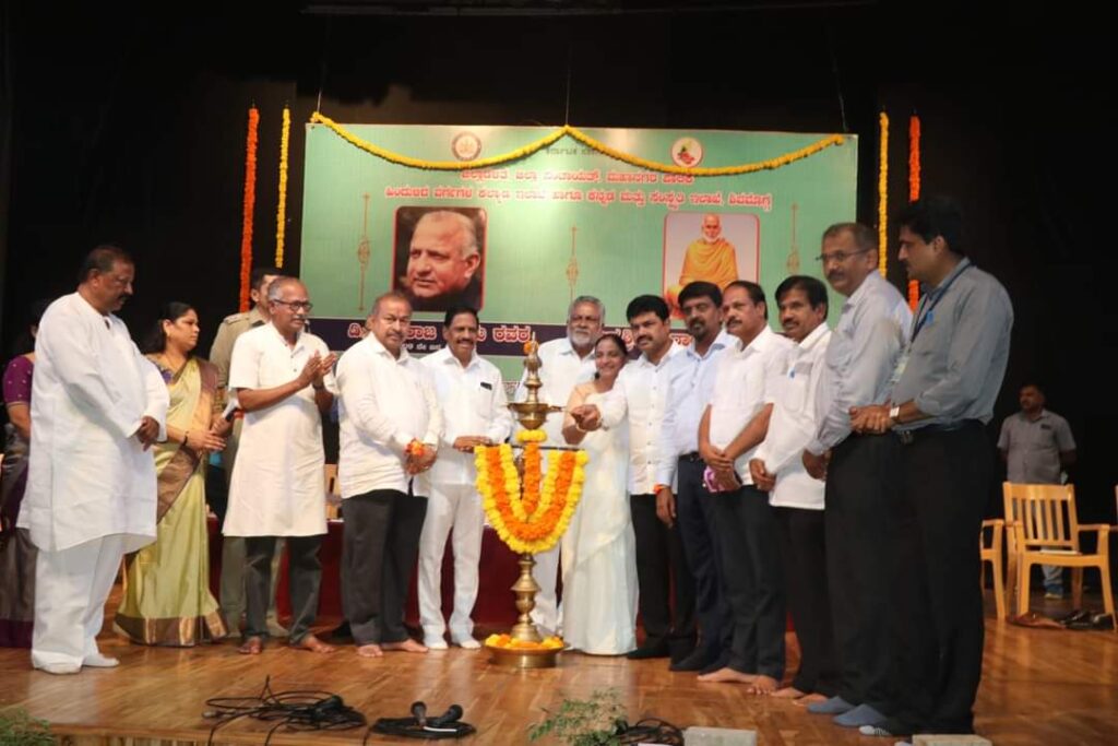 ನಾರಾಯಣ ಗುರುವಿನಿಂದಾಗಿ ಶಾಪಗ್ರಸ್ತ ನಾಡು ಎಂದೆನಿಸಿಕೊಂಡಿದ್ದ ಕೇರಳ ಇಂದು ಅತಿ ಹೆಚ್ಚು ಲಿಂಗಾನುಪಾತ, ಸಾಕ್ಷರತೆ ಹೊಂದಿದೆ: ಬಿ ವೈ ರಾಘವೇಂದ್ರ