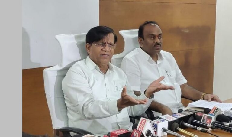 ಮುಂದೆಯೂ ಸಿದ್ದರಾಮಯ್ಯರೇ ಸಿಎಂ, ಗೌಡ ಲಿಂಗಾಯತ ಶಾಸಕರೆಲ್ಲ ಸಿದ್ದರಾಮಯ್ಯ ಜೊತೆಗಿದ್ದೇವೆ: ರಾಯರಡ್ಡಿ