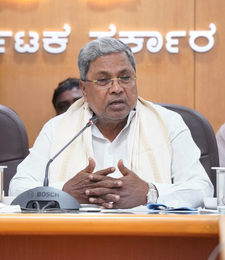 ಪ್ರಜಾಪ್ರಭುತ್ವಕ್ಕೆ ಕೊಡಲಿ ಪೆಟ್ಟು ಕೊಡುವ ದುಷ್ಟ ಶಕ್ತಿಗಳನ್ನು ಮೆಟ್ಟಿ ನಿಲ್ಲೋಣ ಬನ್ನಿ: ಪ್ರಜಾಪ್ರಭುತ್ವ ಚಳವಳಿಗೆ ಕರೆ ಕೊಟ್ಟ ಸಿಎಂ