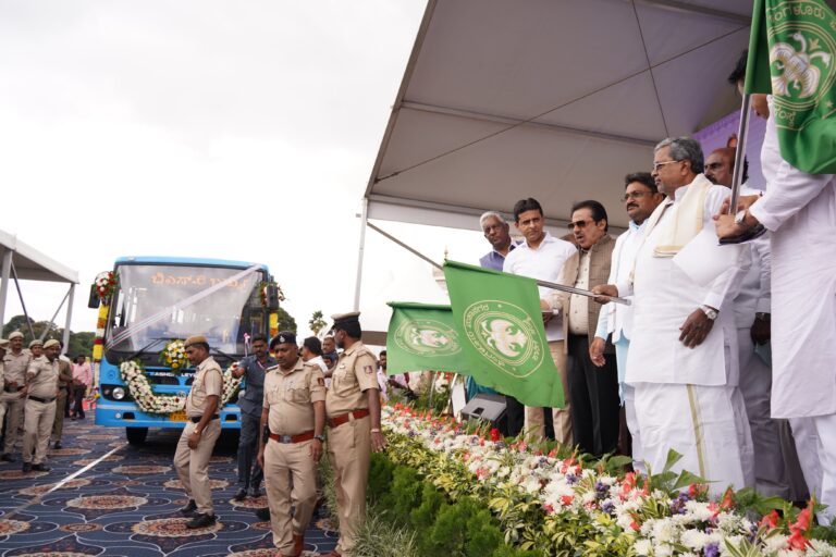 ಗ್ಯಾರಂಟಿ ಯೋಜನೆಯಿಂದ ರಾಜ್ಯದ ಪ್ರತಿ ಕುಟುಂಬಕ್ಕೂ ತಿಂಗಳಿಗೆ 4-5 ಸಾವಿರ ರೂಪಾಯಿ ಅನುಕೂಲ ಆಗುತ್ತಿದೆ: ಸಿಎಂ ಸಿದ್ದರಾಮಯ್ಯ