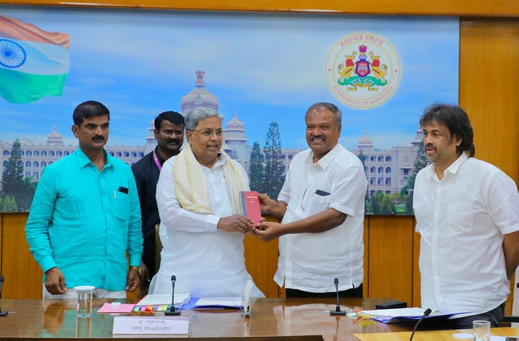 ಪ್ರಾಥಮಿಕ ಶಾಲಾ ಶಿಕ್ಷಕರ ಸೇವಾ ಬೇಡಿಕೆಗಳನ್ನು ಪರಿಶೀಲಿಸಿ ಸೂಕ್ತ ಕ್ರಮ: ಸಿದ್ದರಾಮಯ್ಯ