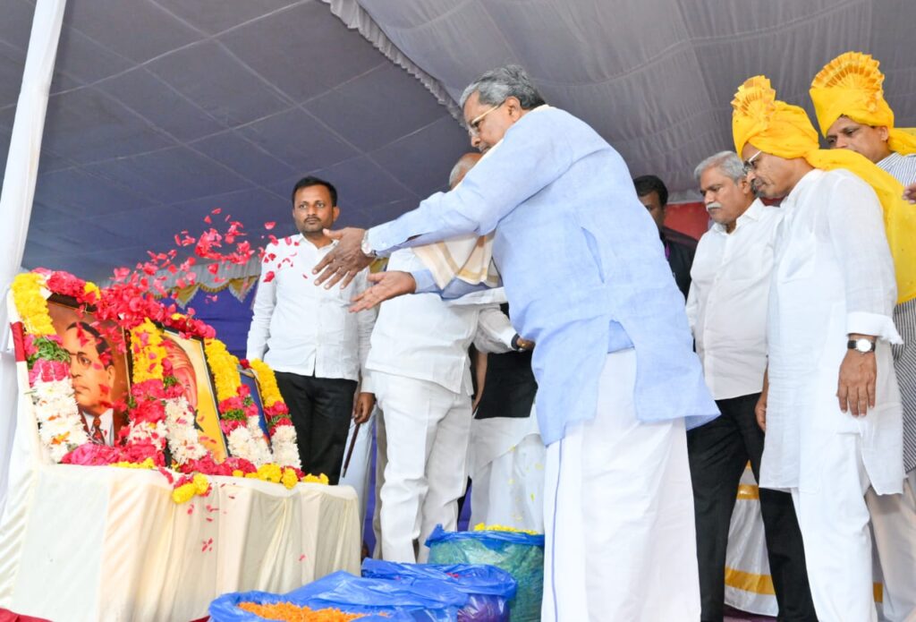 ಕುಮಾರಸ್ವಾಮಿ, ಬಿ.ಎಸ್ ಯಡಿಯೂರಪ್ಪ ನನ್ನನ್ನು ಮುಗಿಸ್ತೀನಿ ಅಂದುಕೊಂಡಿದ್ದರೆ ಅದು ಅವರ ಮೂರ್ಖತನ: ಸವಾಲೆಸೆದ ಸಿ.ಎಂ.ಸಿದ್ದರಾಮಯ್ಯ