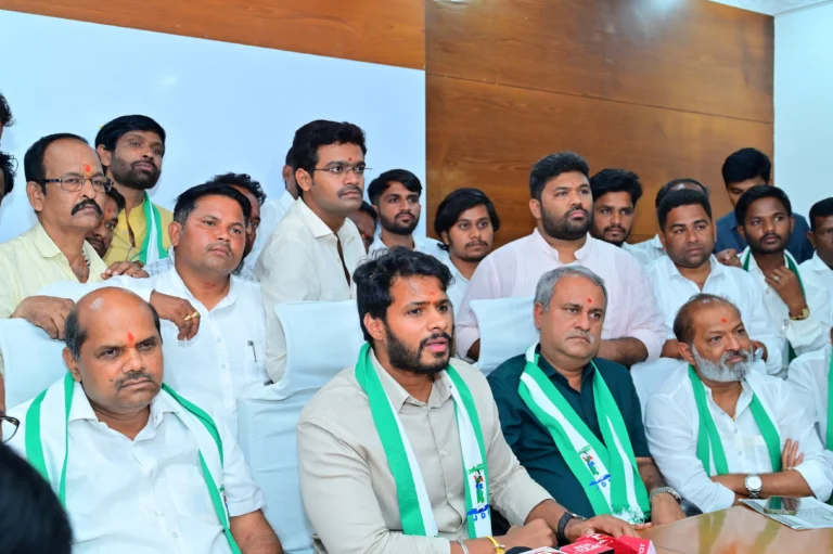 ಬಿಜೆಪಿಯೊಂದಿಗಿದ್ದರೂ ನಾವು ಸಿದ್ಧಾಂತ ಮರೆತಿಲ್ಲ! ಚನ್ನಪಟ್ಟಣದ ಮುಸ್ಲಿಂ ಮತದಾರರಿಗೆ ನಿಖಿಲ್‌ ಗಾಳ!