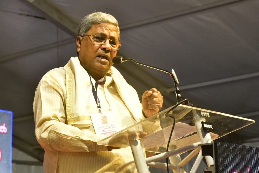 ನೀವು ಕೇಳಿದಾಕ್ಷಣ ರಾಜೀನಾಮೆ ಕೊಡಲು ಸಿದ್ದರಾಮಯ್ಯ 2,500 ಕೋಟಿ ಕೊಟ್ಟು ಮುಖ್ಯಮಂತ್ರಿಯಾದವರಲ್ಲ: ಬಿಜೆಪಿಗೆ ಕಾಂಗ್ರೆಸ್‌ ಸ್ಟ್ರಾಂಗ್‌ ಕೌಂಟರ್
