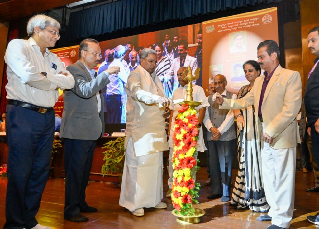 ನರೇಂದ್ರ ಮೋದಿಯವರೇ, ಗಾಜಿನ ಮನೆಯಲ್ಲಿ ಕೂತು ಕಲ್ಲು ಹೊಡೆಯಲು ಹೋಗಬೇಡಿ: ಸಿದ್ದರಾಮಯ್ಯ ಎಚ್ಚರಿಕೆ