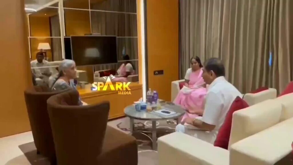 ಸಾರ್ವಜನಿಕ ಸಭೆಯಲ್ಲಿ ಪ್ರಶ್ನೆ ಕೇಳಿದ ಹೋಟೆಲ್‌ ಮಾಲಿಕನನ್ನು ತಾನಿದ್ದಲ್ಲಿಗೆ ಕರೆಸಿಕೊಂಡು ಮಾಫಿ ಕೇಳಿಸಿದ ನಿರ್ಮಲಾ ಸೀತಾರಾಮನ್!