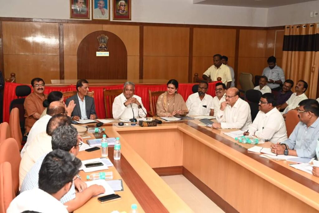 ತುಮಕೂರು-ಚಿತ್ರದುರ್ಗ-ದಾವಣಗೆರೆ ಮಾರ್ಗ 2027ರ ಜನವರಿಯೊಳಗೆ ರೈಲು ಸಂಚಾರಕ್ಕೆ ಕ್ರಮ; ವಿ.ಸೋಮಣ್ಣ