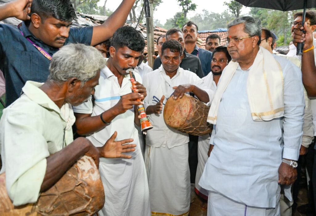 ಆದಿವಾಸಿ/ಅರಣ್ಯವಾಸಿಗಳ ಅಭಿವೃದ್ಧಿ ನಿಗಮ ಸ್ಥಾಪನೆ ಕುರಿತಾಗಿ ಸದ್ಯದಲ್ಲೇ ಸೂಕ್ತ ಕ್ರಮ: ಸಿ ಎಂ ಸಿದ್ದರಾಮಯ್ಯ ಭರವಸೆ
