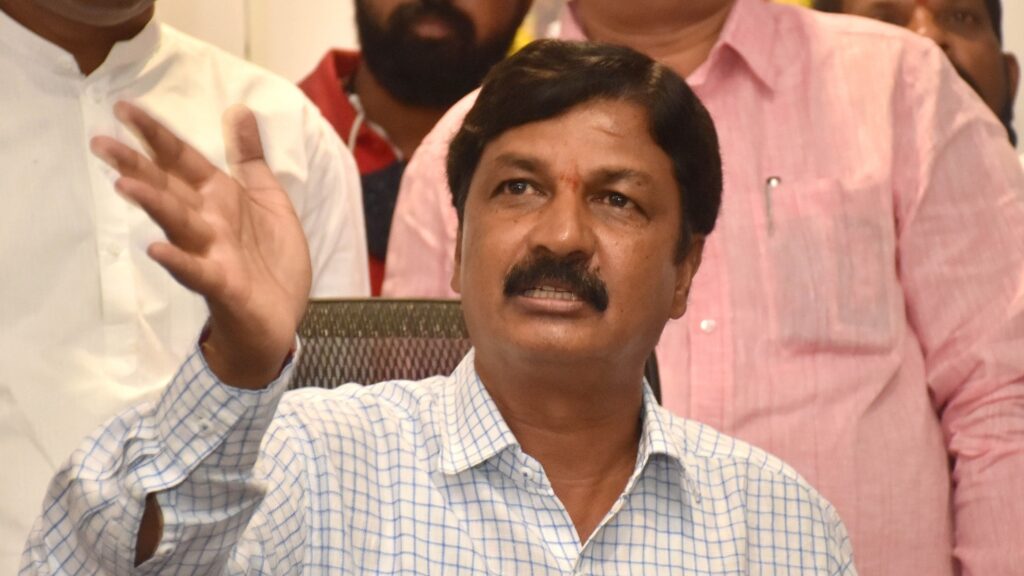ಡಿಸೆಂಬರ್‌ ಹೊತ್ತಿಗೆ ಕರ್ನಾಟಕ ಬಿಜೆಪಿ ನಾಯಕತ್ವ ಬದಲಾವಣೆಯಾಗಲಿದೆ: ರಮೇಶ್ ಜಾರಕಿಹೊಳಿ