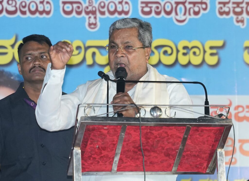 78 ವರ್ಷದ ಸಿದ್ದರಾಮಯ್ಯ ಅವರು 28 ವರ್ಷದ ಯುವಕನ ರೀತಿಯಲ್ಲಿ ದಿನಕ್ಕೆ 12-14 ಗಂಟೆ ಕೆಲಸ ಮಾಡುತ್ತಿದ್ದಾರೆ: ಸಚಿವ ಸಂತೋಷ್ ಲಾಡ್