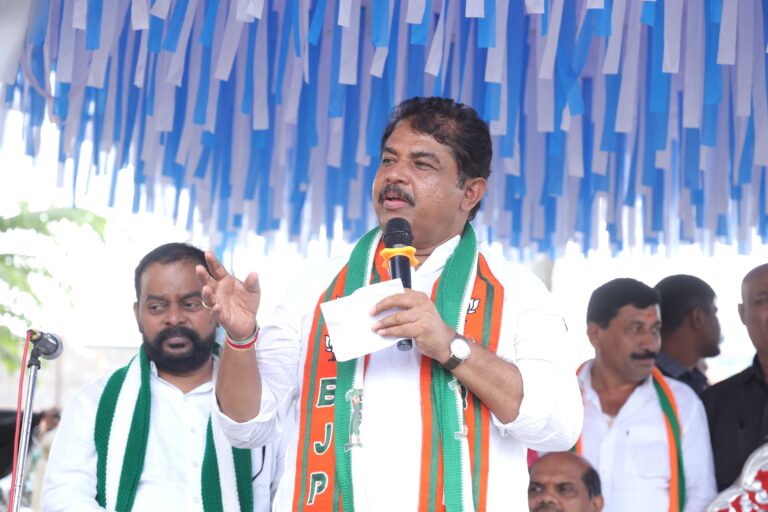 ಚನ್ನಪಟ್ಟಣದ ಅಭಿವೃದ್ಧಿಗೆ ಒಂದು ಹಿಡಿ ಮಣ್ಣು ನೀಡಲು ಕೂಡ ಕಾಂಗ್ರೆಸ್‌ ಸರ್ಕಾರಕ್ಕೆ ಸಾಧ್ಯವಾಗಿಲ್ಲ: ಆರ್‌.ಅಶೋಕ