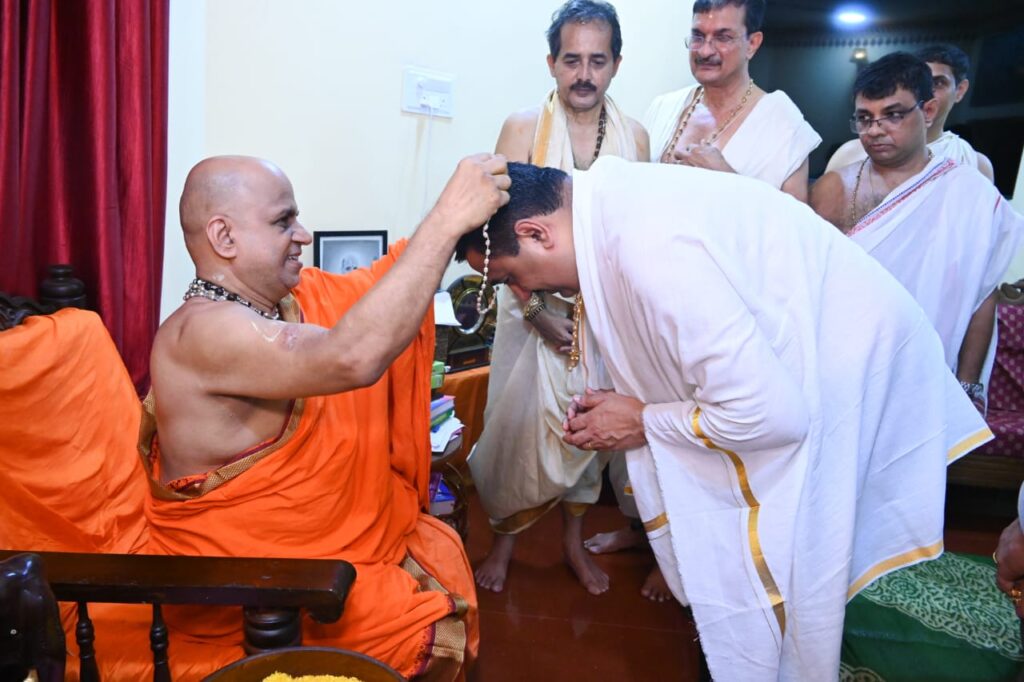 ಉಡುಪಿ ಶ್ರೀಕೃಷ್ಣನ ದರ್ಶನ ಪಡೆದ ನ್ಯಾಯಾಧೀಶರ ತಂಡ