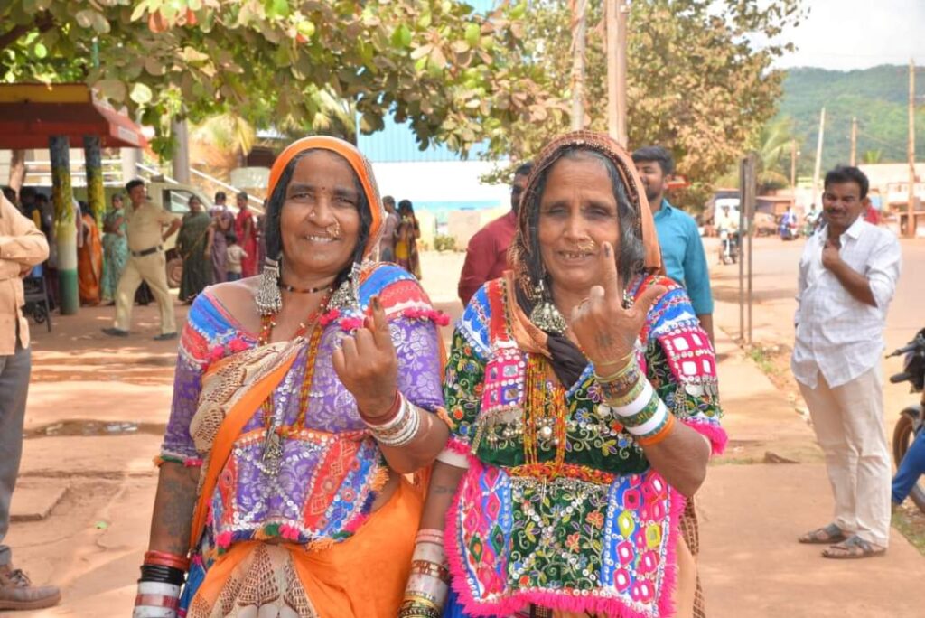 ಸಂಡೂರು ವಿಧಾನಸಭೆ ಉಪಚುನಾವಣೆ 2024 ಶಾಂತಿಯುತ ಮತದಾನ, ಮತ ಹಕ್ಕು ಚಲಾಯಿಸಿದ ಮತದಾರರು