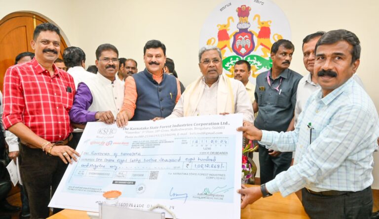 ಇಂದಿರಾಗಾಂಧಿ ಅವರು ಬ್ಯಾಂಕುಗಳ ರಾಷ್ಟ್ರೀಕರಣ ಮಾಡಿದ್ದರಿಂದಲೇ ಬ್ಯಾಂಕುಗಳ ಬಾಗಿಲು ಬಡವರಿಗೂ ತೆರೆಯಿತು: ಸಿ ಎಂ ಸಿದ್ದರಾಮಯ್ಯ ವಿವರಣೆ