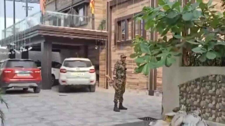 ಚುನಾವಣೆ ವೇಳೆ ಮಿಂಚಿನ ಬೆಳವಣಿಗೆ. ಜಾರ್ಖಂಡ್ ಸಿಎಂ ಪಿಎ ಮನೆಯಲ್ಲಿ ಐಟಿ ಶೋಧ