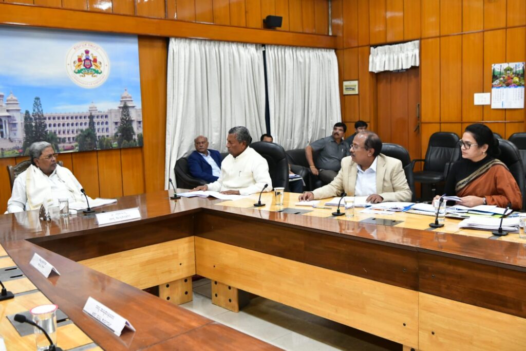 ಕೇಂದ್ರ ನಿಗದಿಪಡಿಸಿರುವ ಮಾನದಂಡಗಳಿಗೆ ಅನುಗುಣವಾಗಿ ರೇಷನ್‌ ಕಾರ್ಡ್‌ ರದ್ದುಗೊಳಿಸಿ: ಅಧಿಕಾರಿಗಳಿಗೆ ಮುಖ್ಯಮಂತ್ರಿ ಸೂಚನೆ