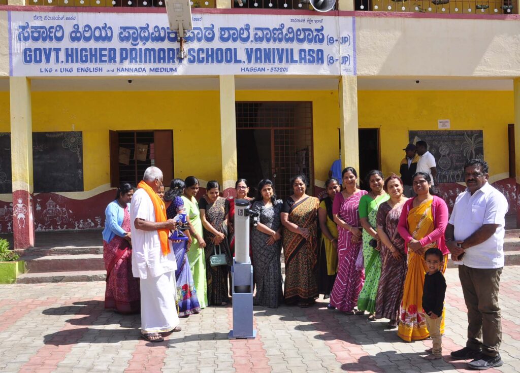 ಸುತ್ತೂರು ಮಠದಿಂದ 2 ಲಕ್ಷಕ್ಕೂ ಅಧಿಕ ಉಪಕರಣ ಸರಕಾರಿ ವಾಣಿವಿಲಾಸ ಶಾಲೆಗೆ ಕೊಡುಗೆ