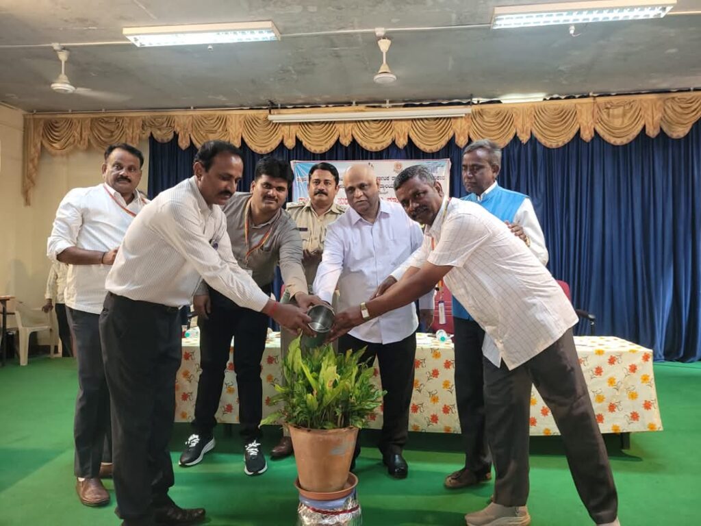 ವಿದ್ಯಾರ್ಥಿಗಳು ಸುರಕ್ಷತೆಯಿಂದ ವಾಹನ ಚಲಾಯಿಸಿ; ಸಂಚಾರಿ ನಿಯಮಗಳನ್ನು ಪಾಲಿಸಬೇಕು: ನೂರ್ ಮೊಹಮ್ಮದ್ ಬಾಷಾ