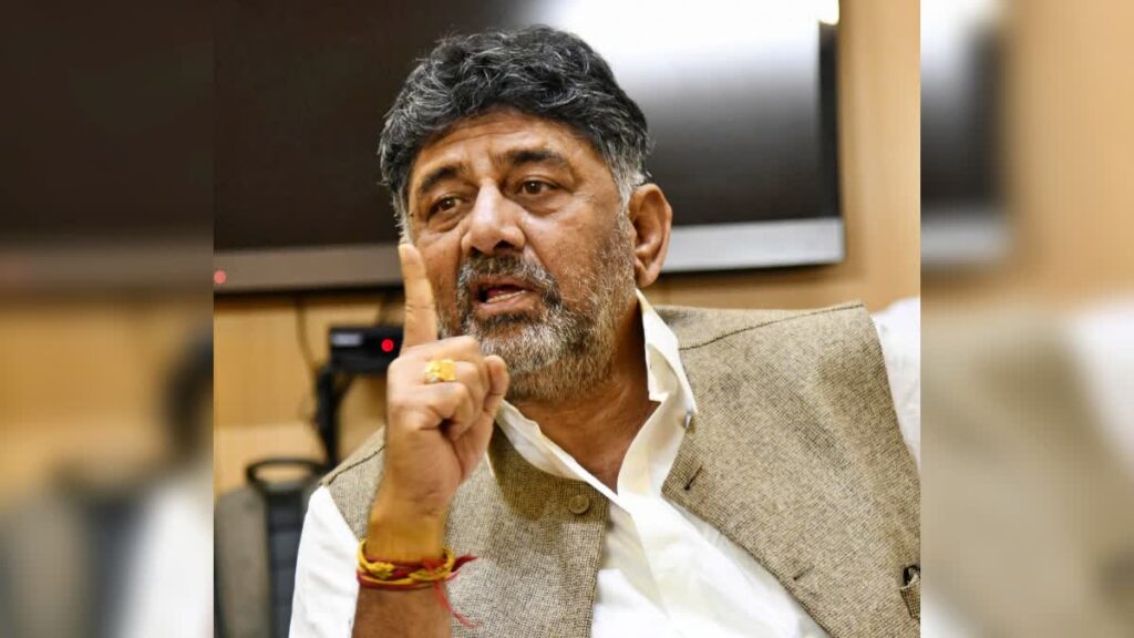 ಭಾರತೀಯರನ್ನು ಅಮೇರಿಕ ಕೈದಿಗಳಂತೆ ನಡೆಸಿಕೊಳ್ಳಲಾಗುತ್ತಿದೆ – ಡಿಕೆ ಶಿವಕುಮಾರ್‌ ಆಕ್ರೋಶ