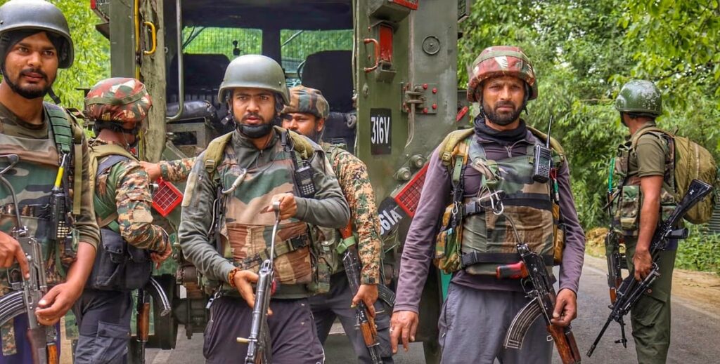 ಜಮ್ಮು- ಕಾಶ್ಮೀರ: ಮಾಜಿ ಸೈನಿಕ ಮಂಜೂರ್‌ ಅಹ್ಮದ್‌ ಹತ್ಯೆ, 500 ಕ್ಕೂ ಹೆಚ್ಚು ಜನರ ಬಂಧನ