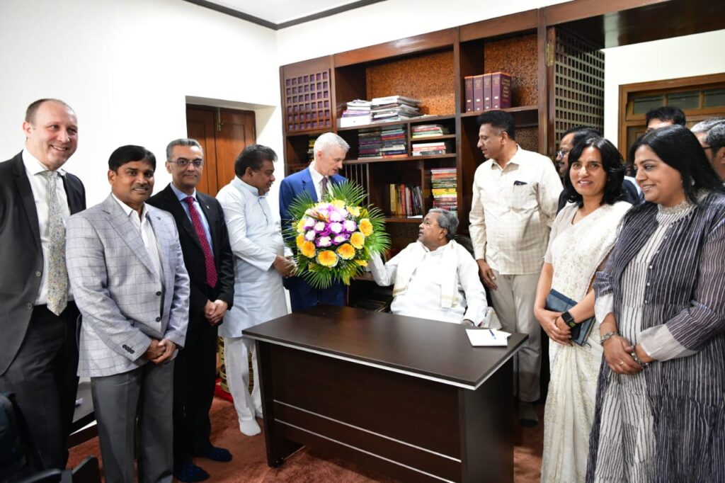 ಶಿಕ್ಚಣ, ಸಂಶೋಧನೆಗೆ ಒತ್ತು. ಕರ್ನಾಟಕ- ಲಿವರ್ ಪೂಲ್ ವಿ.ವಿ. ಒಡಂಬಡಿಕೆಗೆ ಅಂಕಿತ