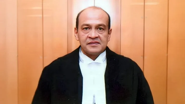 ಜಡ್ಜ್‌ ಮನೆಯಲ್ಲಿ ಬೆಂಕಿ ನಂದಿಸಲು ಬಂದ ಅಗ್ನಿಶಾಮಕ ದಳದವರಿಗೆ ಎದುರಾಗಿದ್ದು ಕಂತೆ ಕಂತೆ ದುಡ್ಡು!