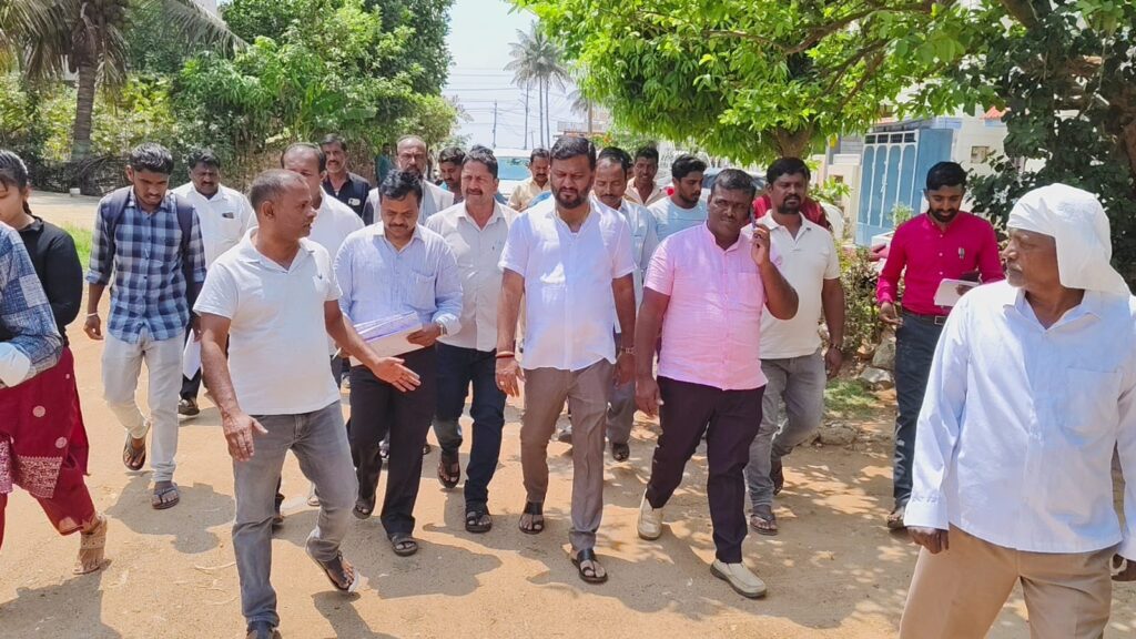 ನಗರದ ವಿವಿಧ ಬಡಾವಣೆಗಳಿಗೆ ಶಾಸಕ ಹೆಚ್.ಪಿ. ಸ್ವರೂಪ್ ಭೇಟಿ, ಪರಿಶೀಲನೆ