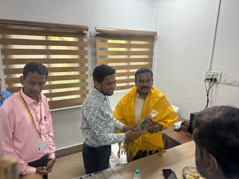 ಮಕ್ಕಳು ಮಣ್ಣಿನ ಮಕ್ಕಳಾಗಲಿ-ಮೊಬೈಲ್ ಮಕ್ಕಳಾಗೋದು ಬೇಡ: ಕೆ.ವಿ.ಪ್ರಭಾಕರ್ ಕರೆ