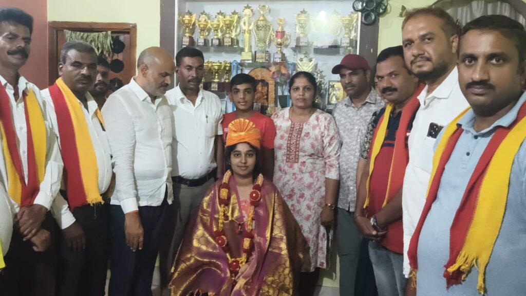 625 ಕ್ಕೆ 624 ಅಂಕ ಗಳಿಸಿದ ವಿದ್ಯಾರ್ಥಿನಿ ಹಂಸ ಕಸಾಪ ವತಿಯಿಂದ ಗೌರವ